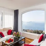 Apartman Doa - With Lovely Terrace & Sea View *