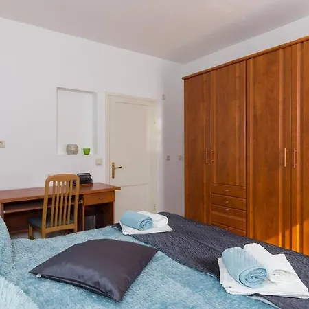 Doa - With Lovely Terrace & Sea View Apartment *