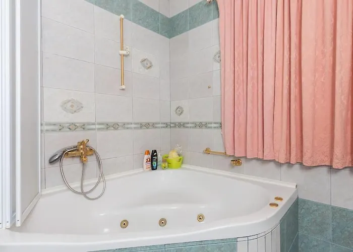 Apartment Doa - With Lovely Terrace & Sea View Mlini