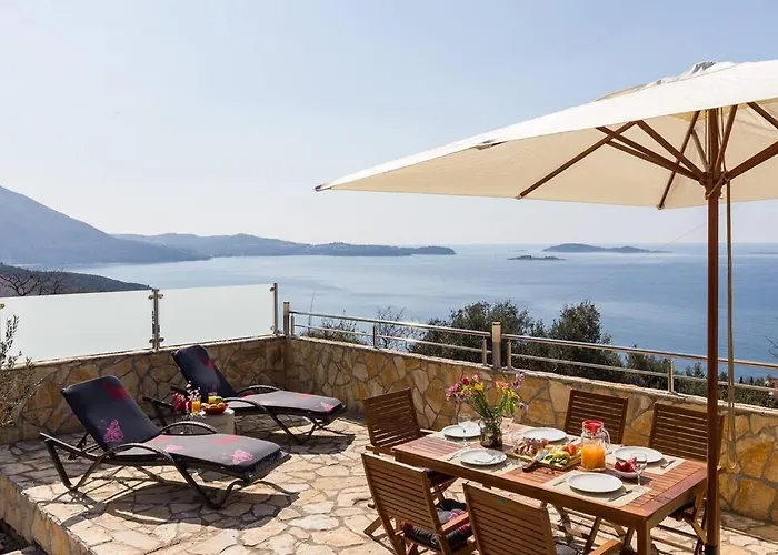 Doa - With Lovely Terrace & Sea View Apartment *