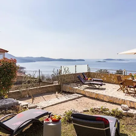 Doa - With Lovely Terrace & Sea View