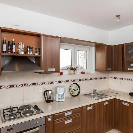 Doa - With Lovely Terrace & Sea View