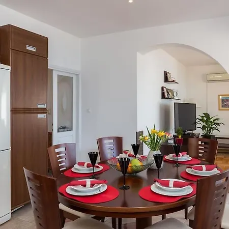 Doa - With Lovely Terrace & Sea View Appartamento