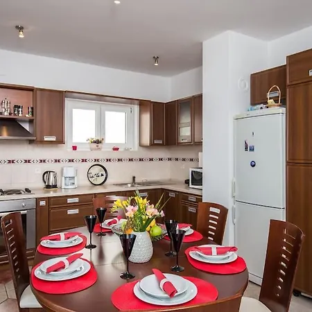 Doa - With Lovely Terrace & Sea View