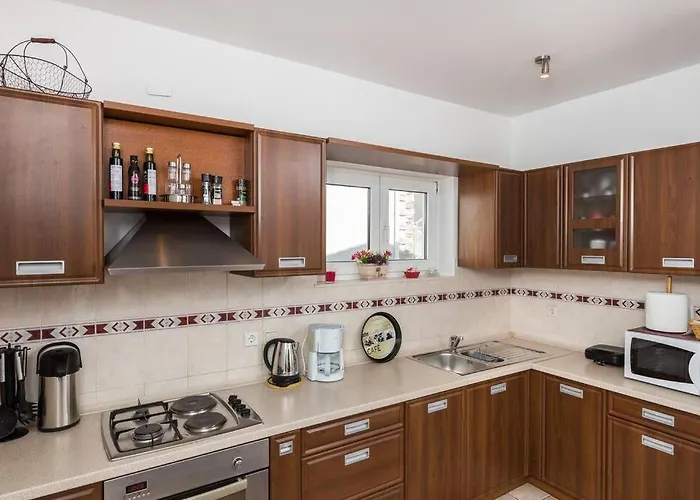 Doa - With Lovely Terrace & Sea View