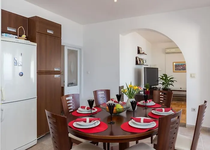 Doa - With Lovely Terrace & Sea View Apartament