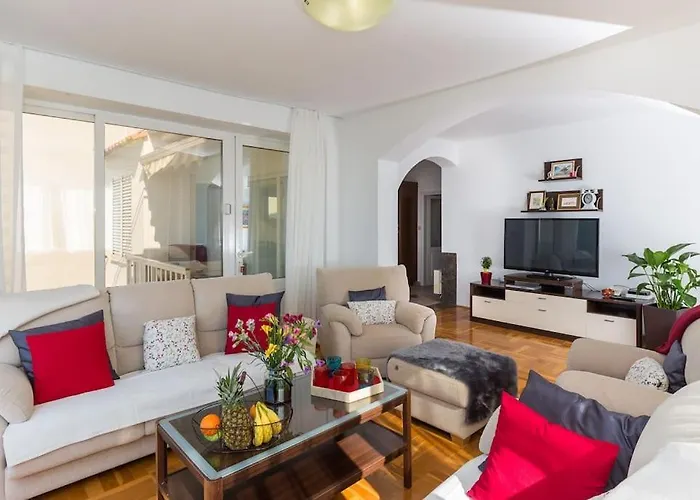 Doa - With Lovely Terrace & Sea View